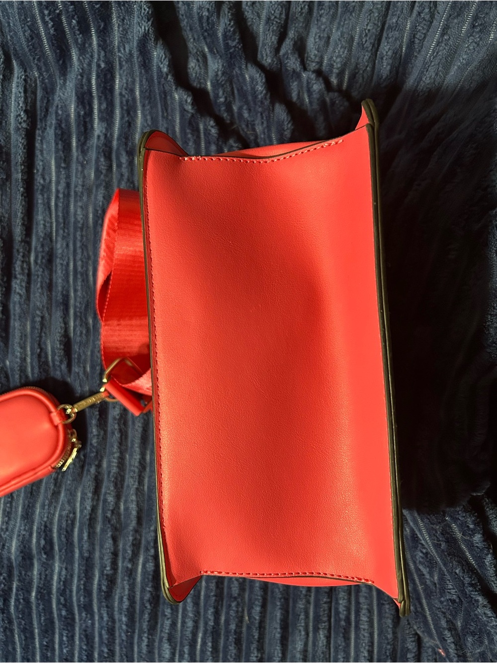 Steve Madden Bevelyn Hot Pink Crossbody Bag - Picture 10 of 16